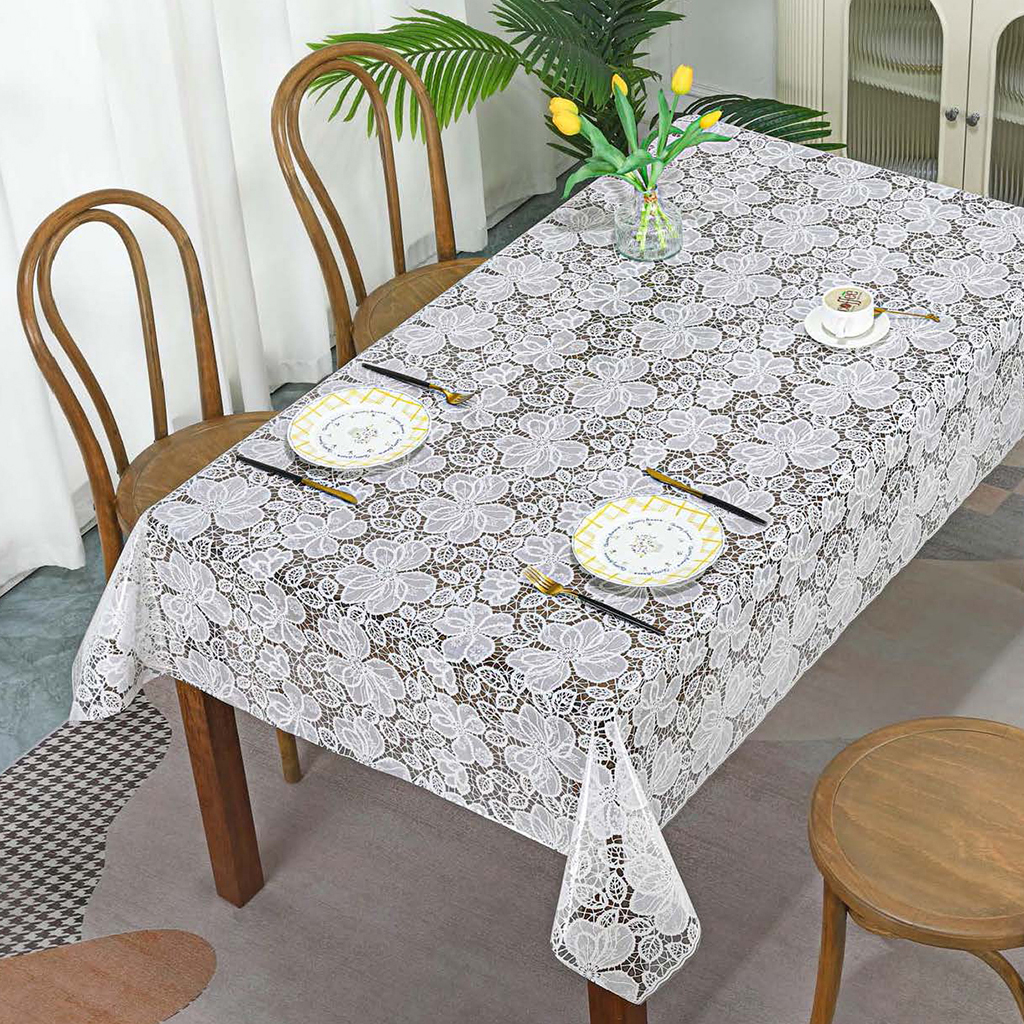 Скатерть ПВХ "Гипюр 2" 137х160см, длина стола до 120см, на 4 персоны, "LACE" фактурная, на пленке, беж с перламутром, упак. "классическая" п/э 28х41см т.м. "Домашняя Мода" (Китай)