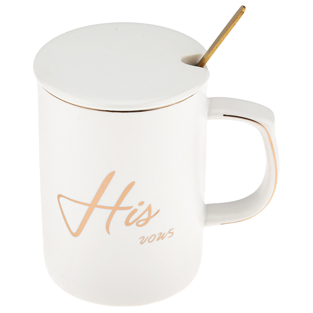 Кружка фарфоровая "Он и Она" "Для него" 400мл, д7,9см h11,2см, матовая глазурь, отводка золотом, деколь с золотом, цвет - белый, фарфоровая крышка, ложка металл., окрашенный "золото" 16,2см, д/горла 7,9см, д/основания 7,4см, в подарочной коробке (Кит