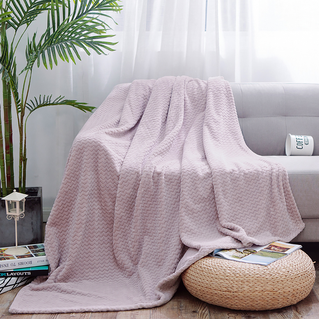 Плед/покрывало 220х200см "Роза", велсофт "Royal Plush" гладкокрашенный, тиснение зигзаг, полиэстер 100%, плотность 290г/м2, упаковка: 20х33см пояс бумажный, "Домашняя мода" (Россия)