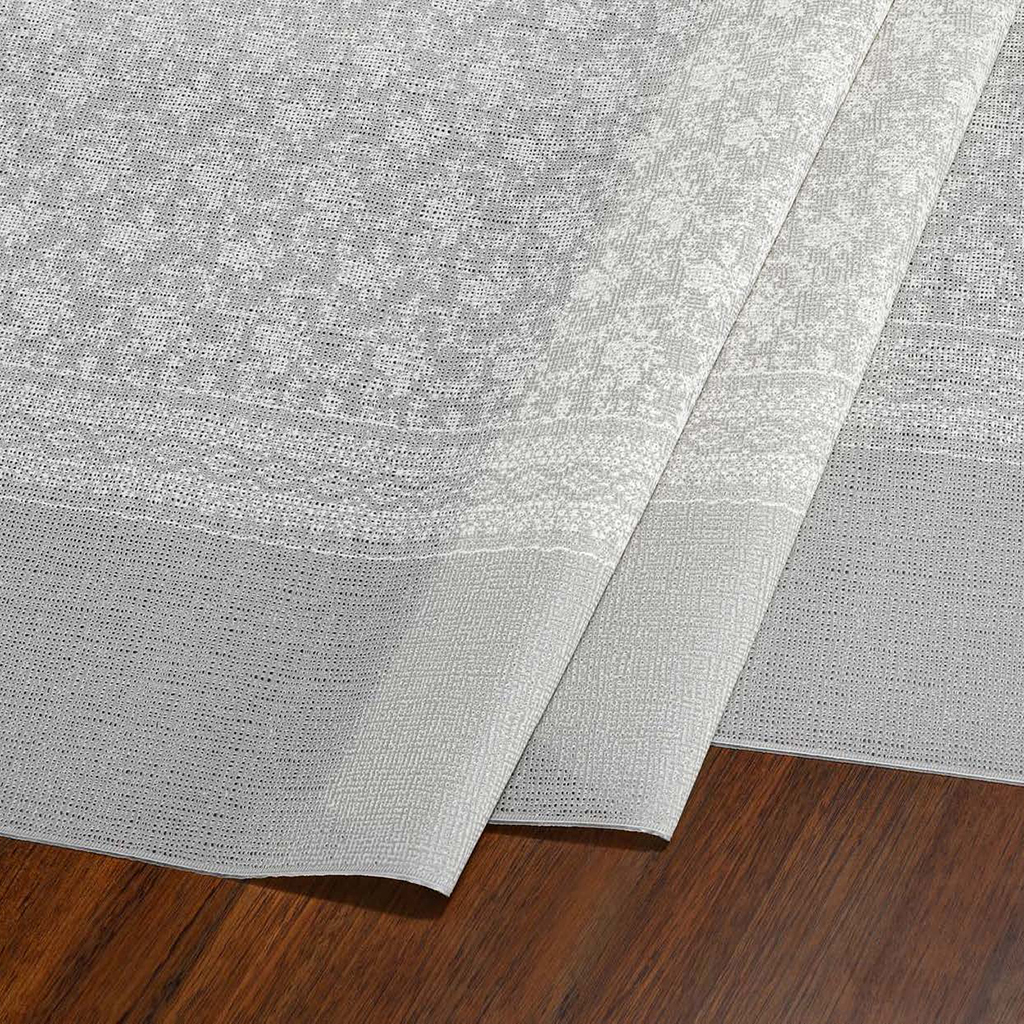 Скатерть ПВХ "Жаккард" 137х220см, длина стола до 180см, на 8 персон, "LACE" фактурная, на пленке, тиснение на сером, белый штамп, упак. "классическая" п/э 28х41см т.м. "Домашняя Мода" (Китай)