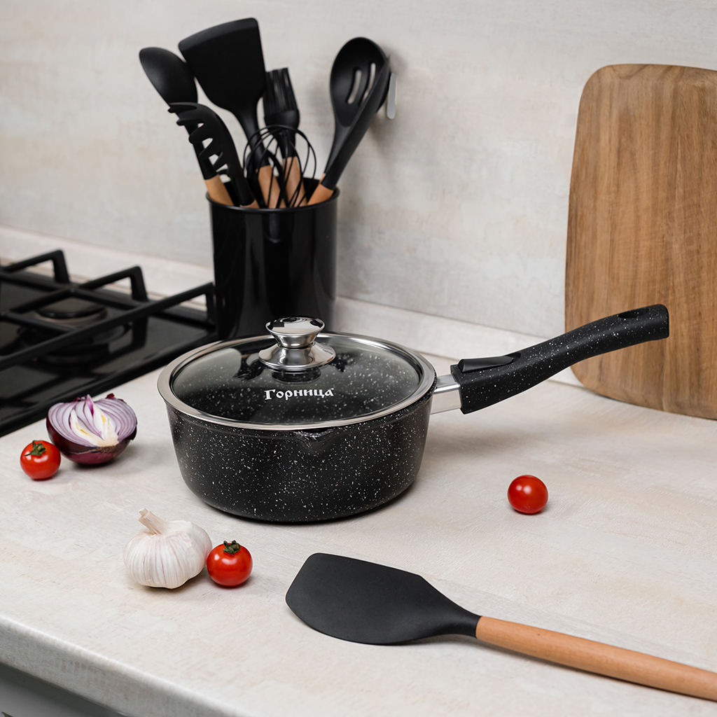 Ковш с тефлоновым покрытием 1,5л, д18см "Гранит Induction", h8см, s0,4см, съемная ручка из термостойкого пластика, стеклянная крышка с пароотводом, подарочная упаковка (Россия) Подходит для всех видов плит, включая индукционную.