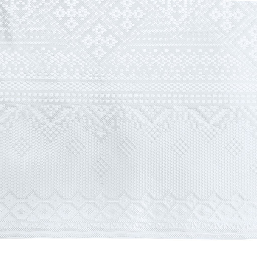 Скатерть ПВХ "Славянка" 137х160см, длина стола до 120см, на 4 персоны, "LACE" гладкая, пленка сверху, белая с перламутром, упак. "классическая" п/э 28х41см т.м. "Домашняя Мода" (Китай)