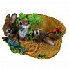 11217 - Скульптура-фигура кашпо для сада из полистоуна "Три зайца в корзинке с ромбиком" 14х20см (Россия)