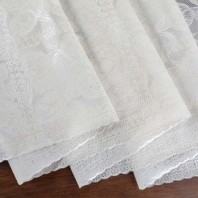 Коврик ПВХ "Кружево цветов" 37х137см, для ящиков и полок, "LACE" фактурная, на пленке, беж с перламутром, упак. "эконом" п/э 22х30см т.м. "Домашняя Мода" (Россия)