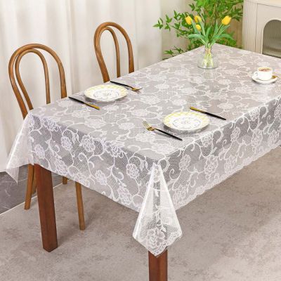 Скатерть ПВХ "Гипюр 1" 137х180см, длина стола до 140см, на 6 персон, "LACE" фактурная, на пленке, беж с перламутром, упак. "классическая" п/э 28х41см т.м. "Домашняя Мода" (Россия)