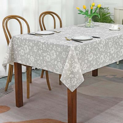 Скатерть ПВХ "Роза на льне" 137х280см, длина стола до 240см, на 10 персон, "LACE" фактурная, на пленке, тиснение на сером, белый штамп, упак. "классическая" п/э 28х41см т.м. "Домашняя Мода" (Россия)